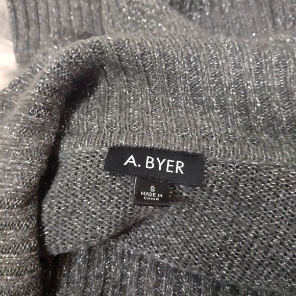 A Byer sparkly sweater - Picture 3 of 5